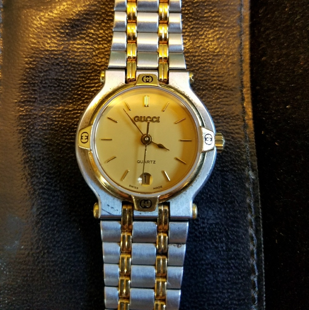 Gucci 900L Women watch