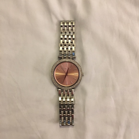 Michael Kors watch - Picture 2 of 3