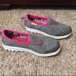 Girls sketchers