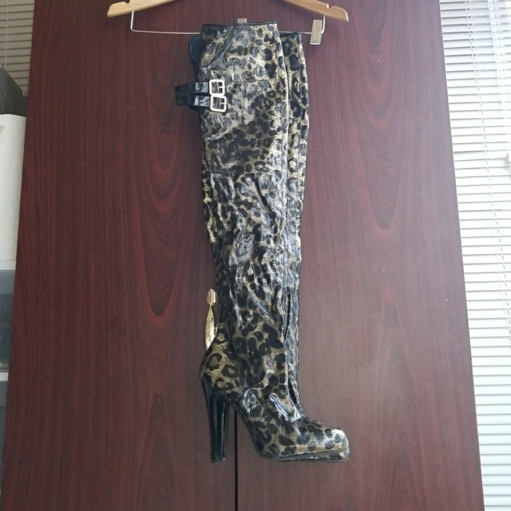 SOLD to a friend! Babyphat boots