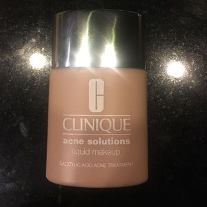 Acne Solutions Foundation