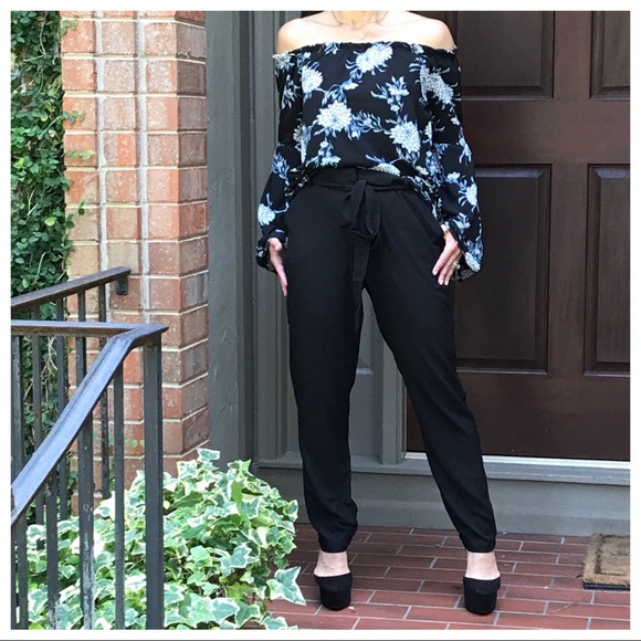 ✨LAST ONE✨Crepe black bow tie waist pants - Picture 2 of 8