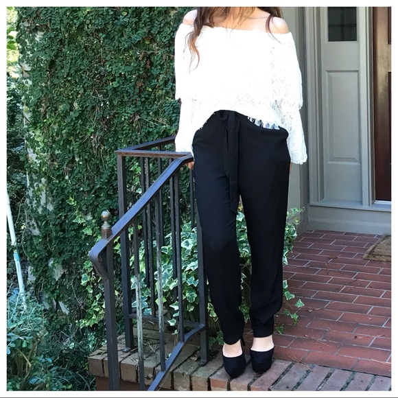 ✨LAST ONE✨Crepe black bow tie waist pants - Picture 8 of 8