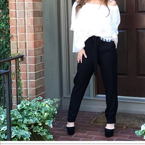 ✨LAST ONE✨Crepe black bow tie waist pants - Picture 3 of 8