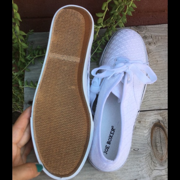 White Sneakers NWT - Picture 3 of 5