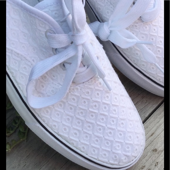 White Sneakers NWT - Picture 4 of 5