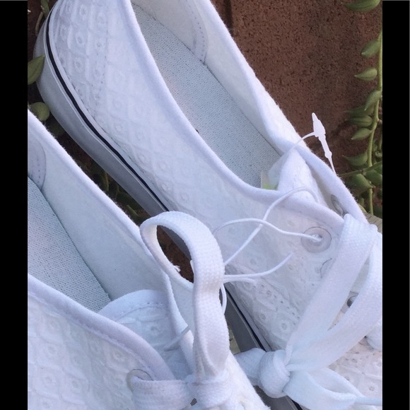 White Sneakers NWT - Picture 5 of 5