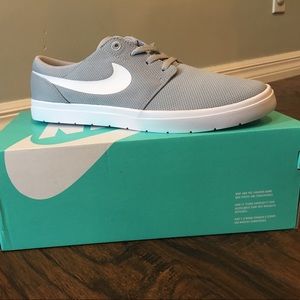 🌟NWT🌟 Final Price..Grey women Nikes (youth size)