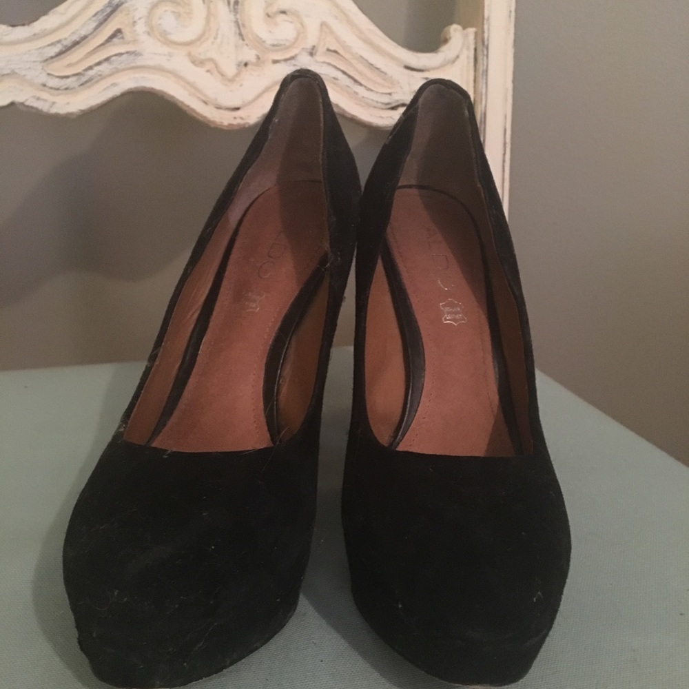 Black suede heels!