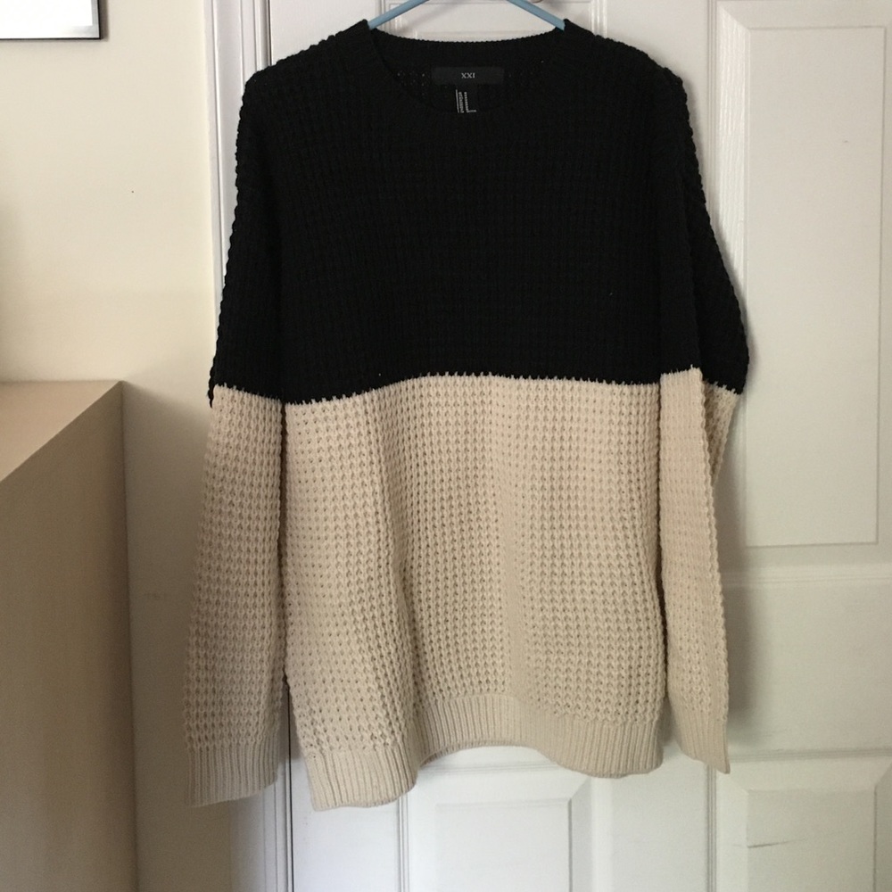 Crew-neck knitted sweater