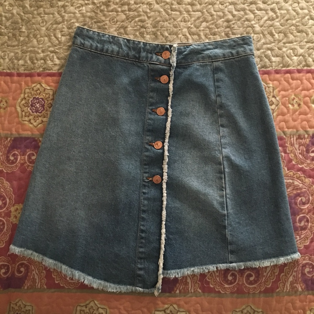 Zara size small denim button up skirt