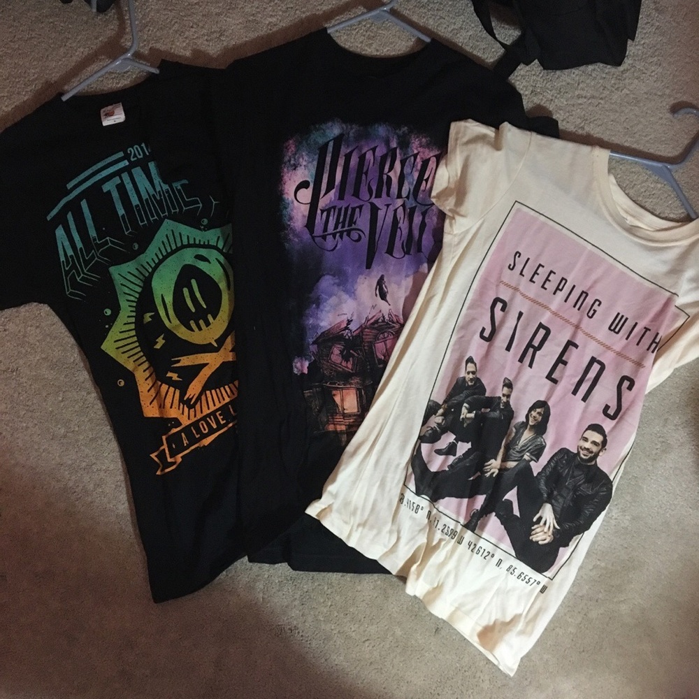hot topic band tees