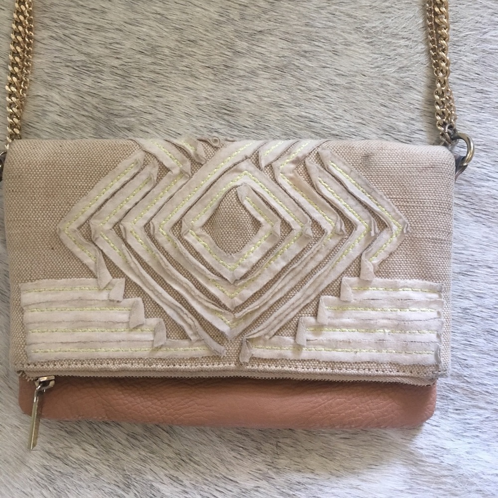 THE perfect summer/fall BCBG crossbody bag!