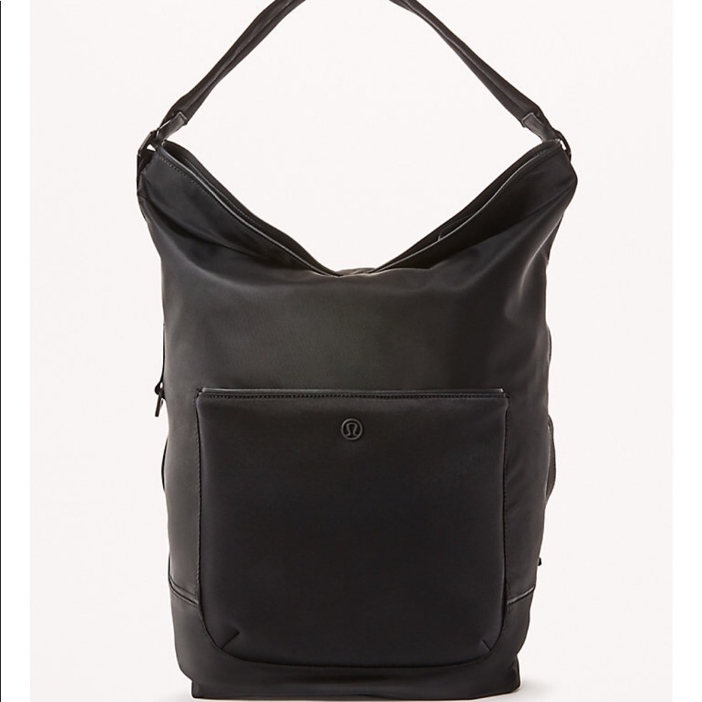 SOLD Lululemon All Set Hobo 21L Black