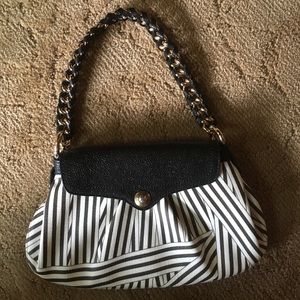 100% authentic Henri Bendel purse