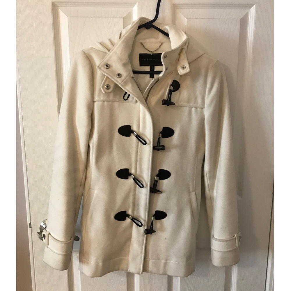 White pea coat BCBG Maxazria