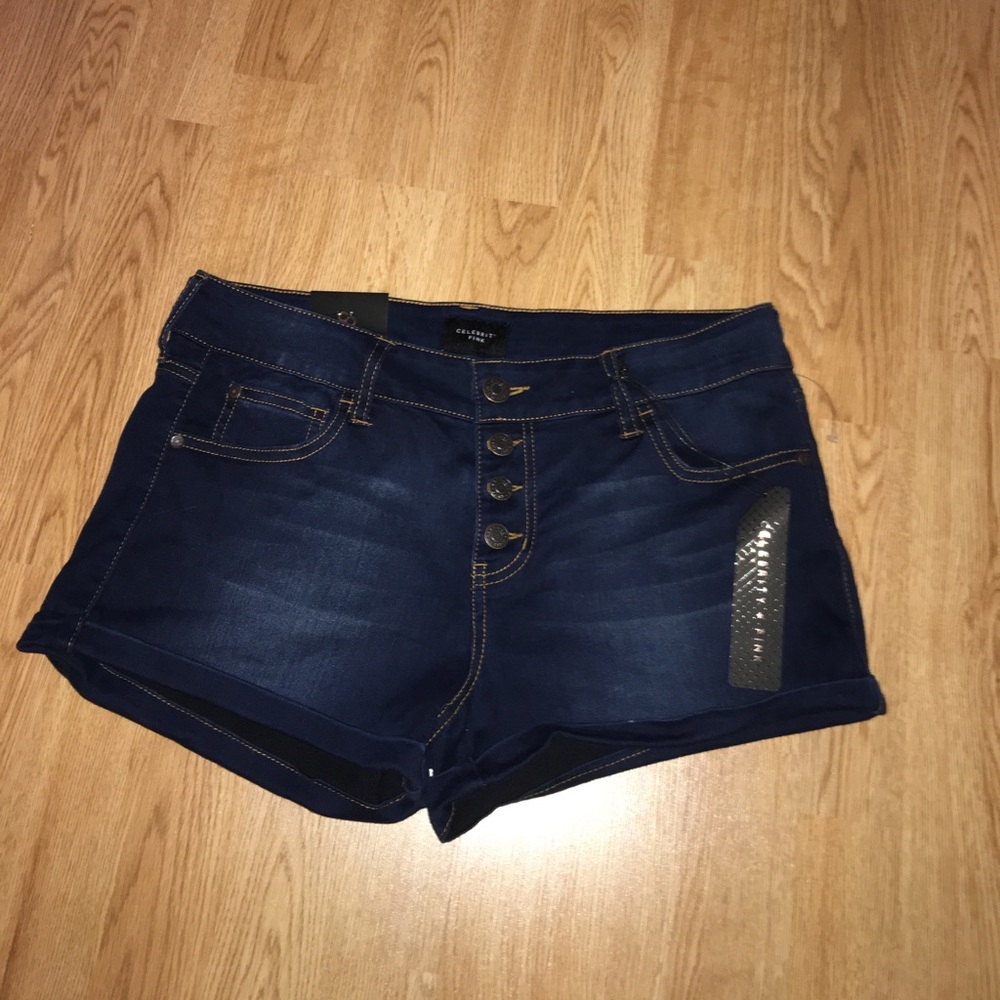 Denim stretchy shorts!