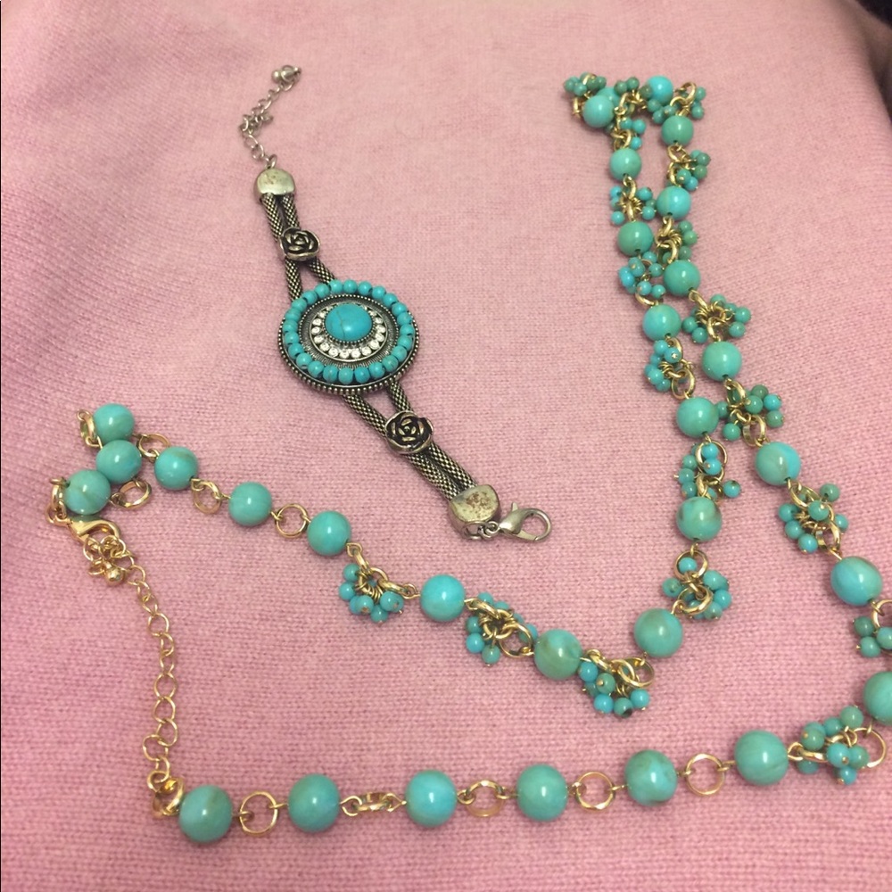 Necklace and bracelet turquoise set.