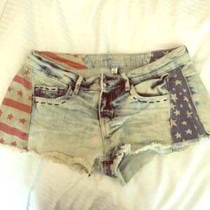 Frayed Jean short shorts