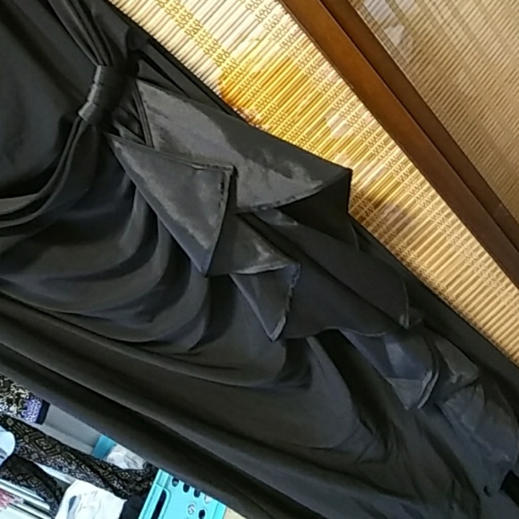 Black floor length dress - Picture 3 of 6