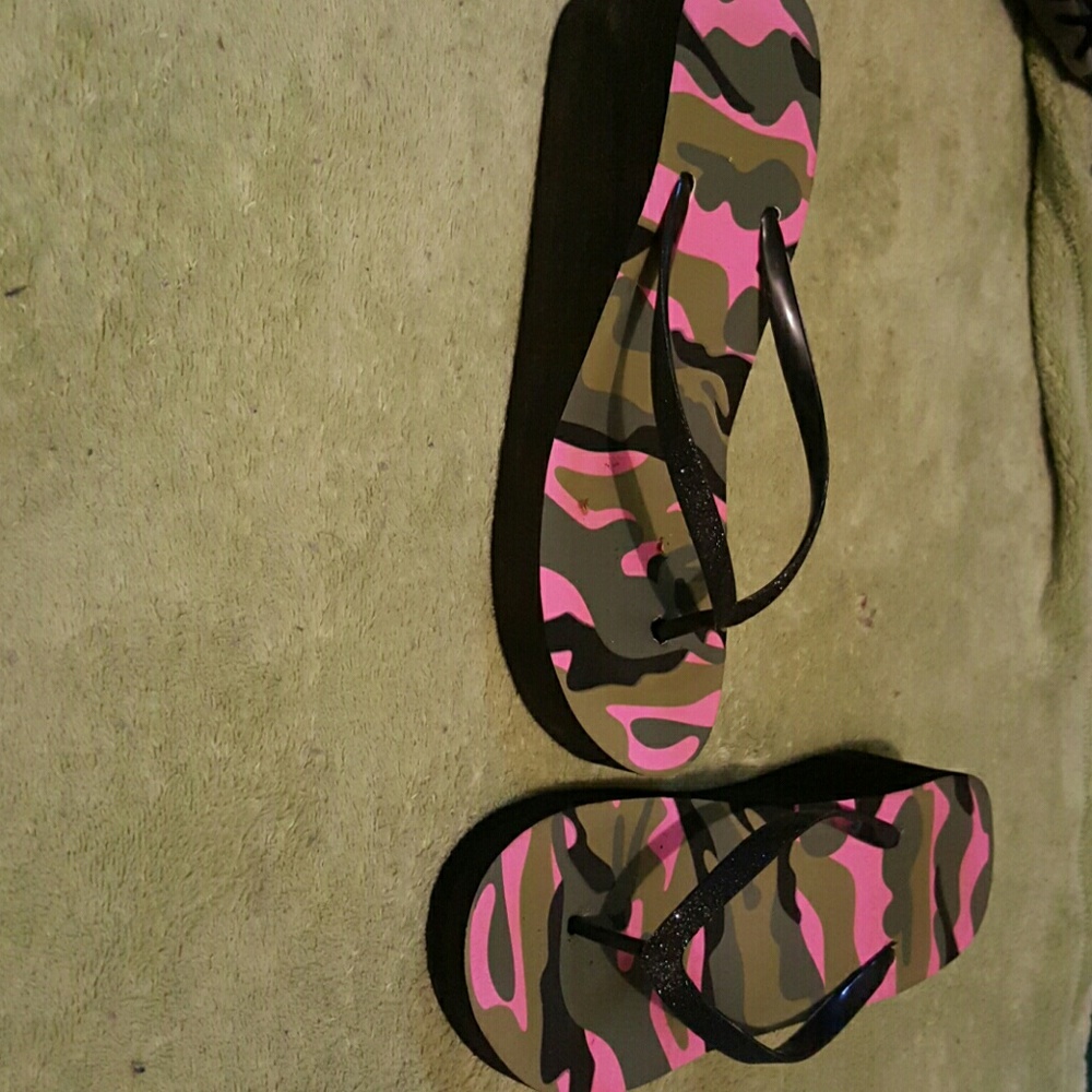 cute wedge flip flops
