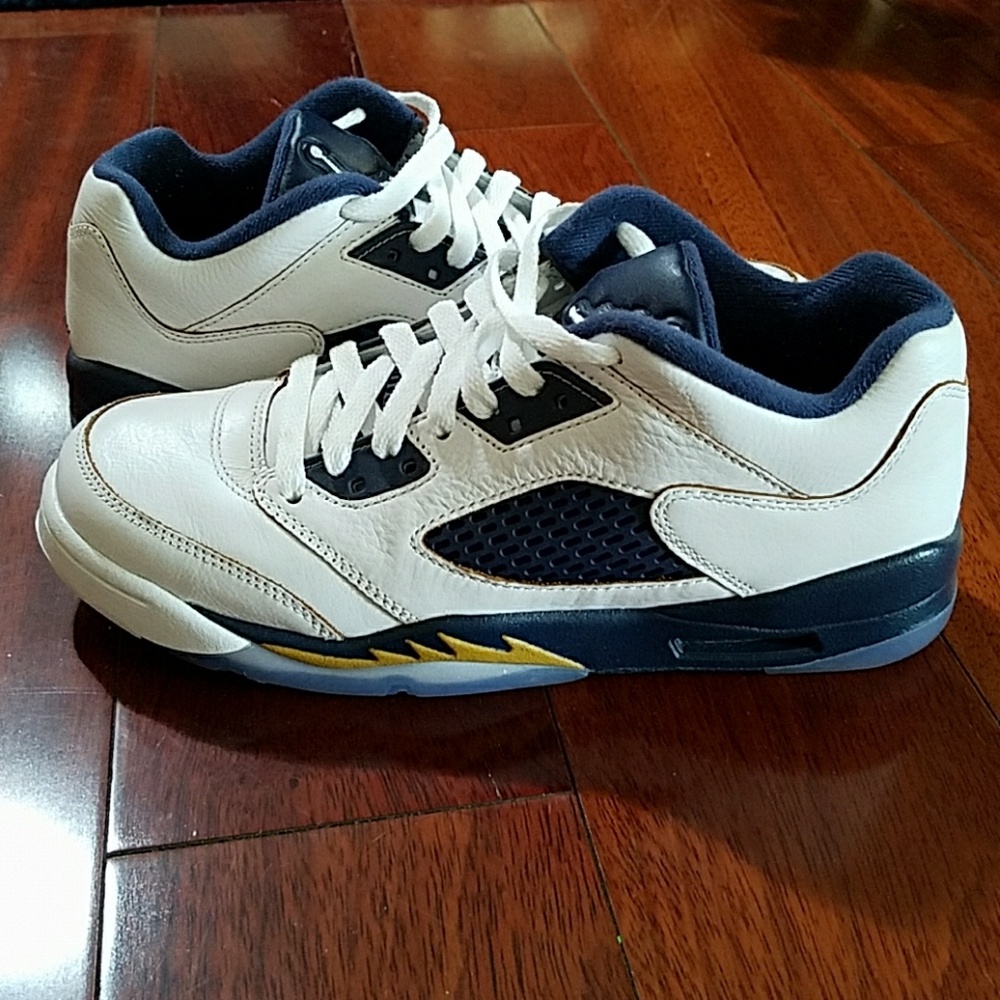 Jordans sneakers basketball shoes