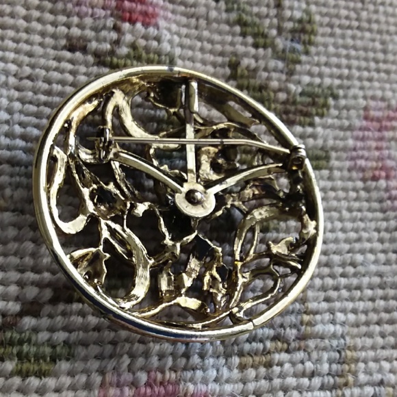 Gorgeous Large Floral Brooch - Picture 4 of 5