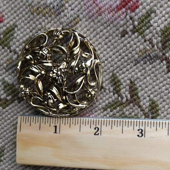 Gorgeous Large Floral Brooch - Picture 5 of 5