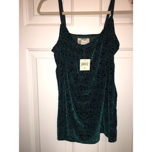 Lucky brand velvet top, tags still on!