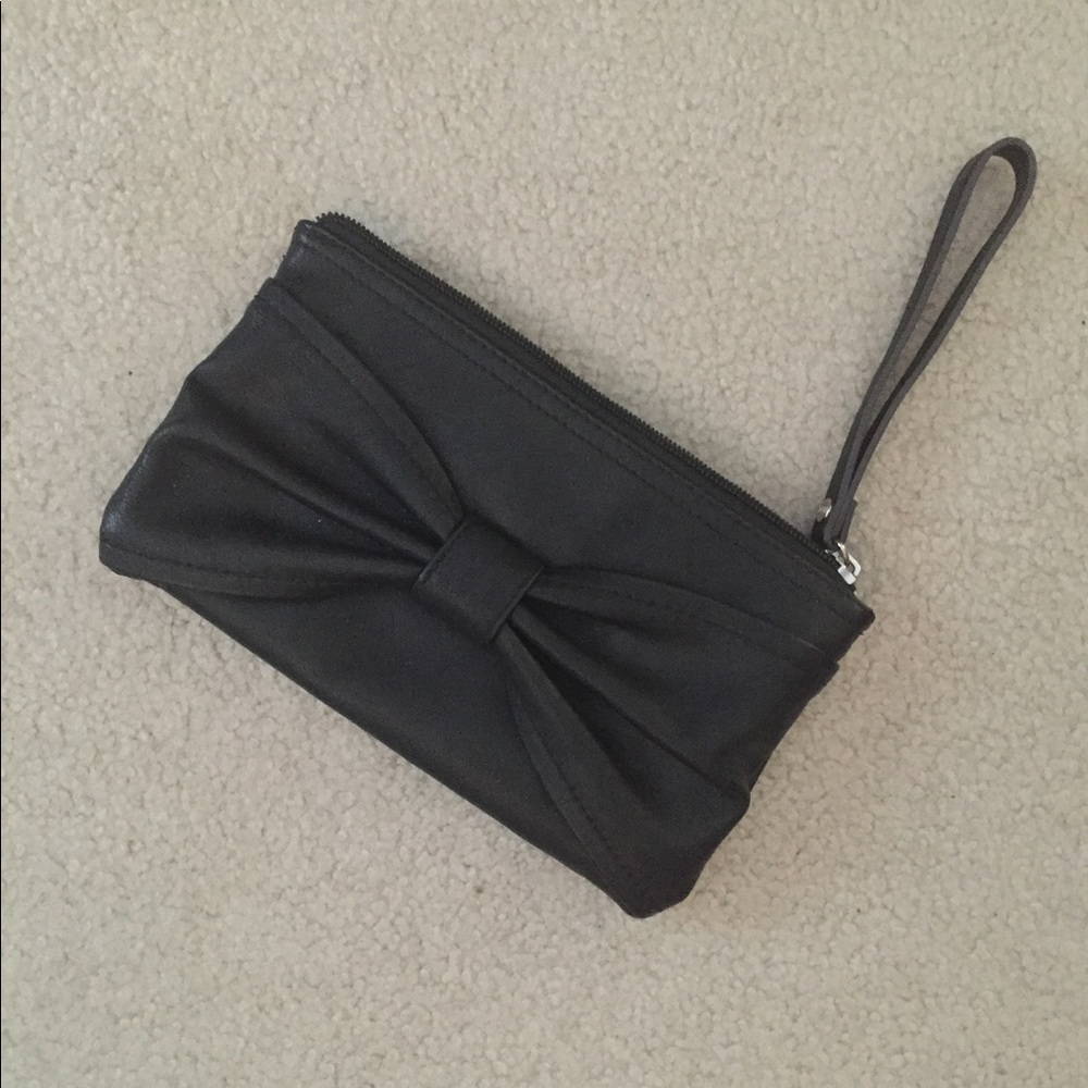 ELLE wristlet clutch with bow accent