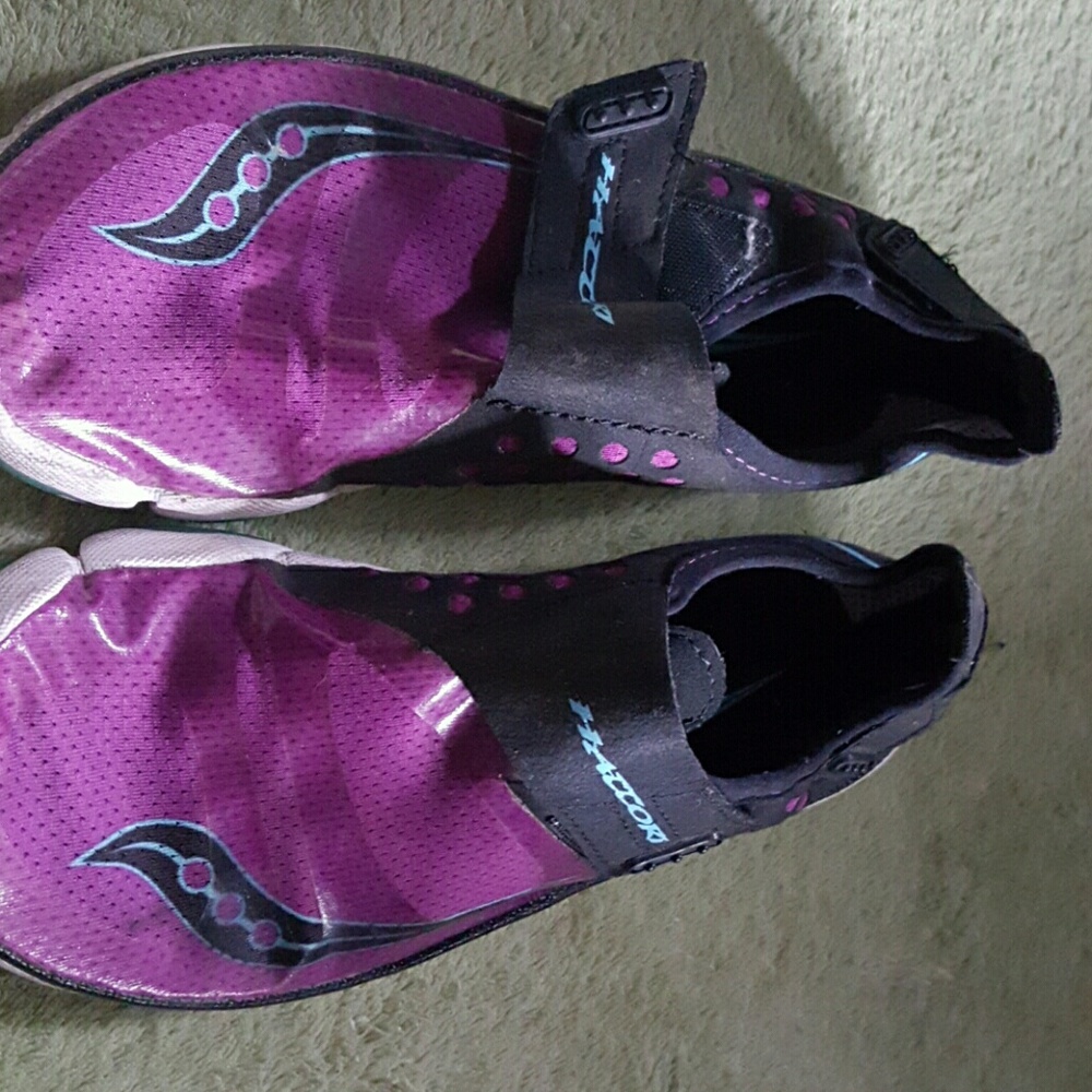 Saucony training shoes
