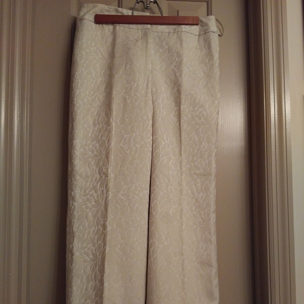 Jones Wear -- Winter White Dress Pants -- Size 4