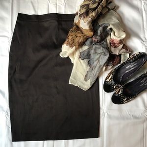 Cache Sateen-Like Skirt