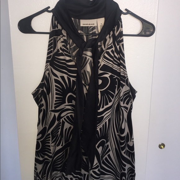 Blouse 👚 - Picture 2 of 7