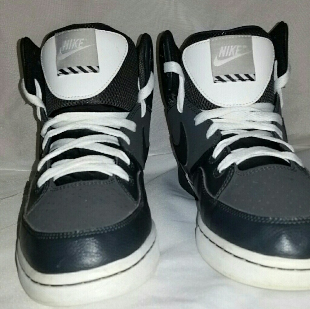 Nike Dunk, High Top, Size 9, Black and White