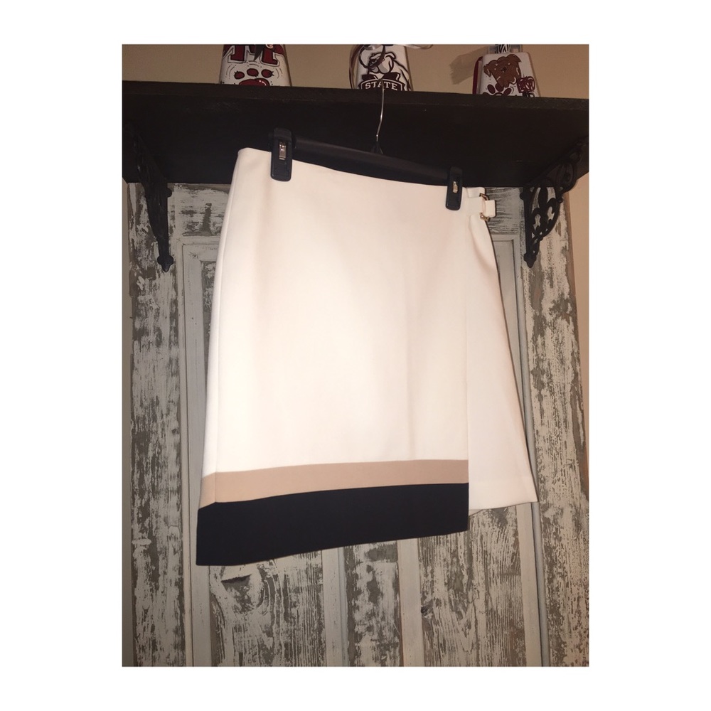 NWT WHITE HOUSE BLACK MARKET SKIRT
