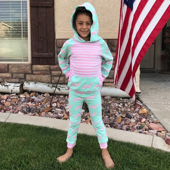 << Mint & Pink Little Girl Deer & Stripes Outfit > - Picture 4 of 5