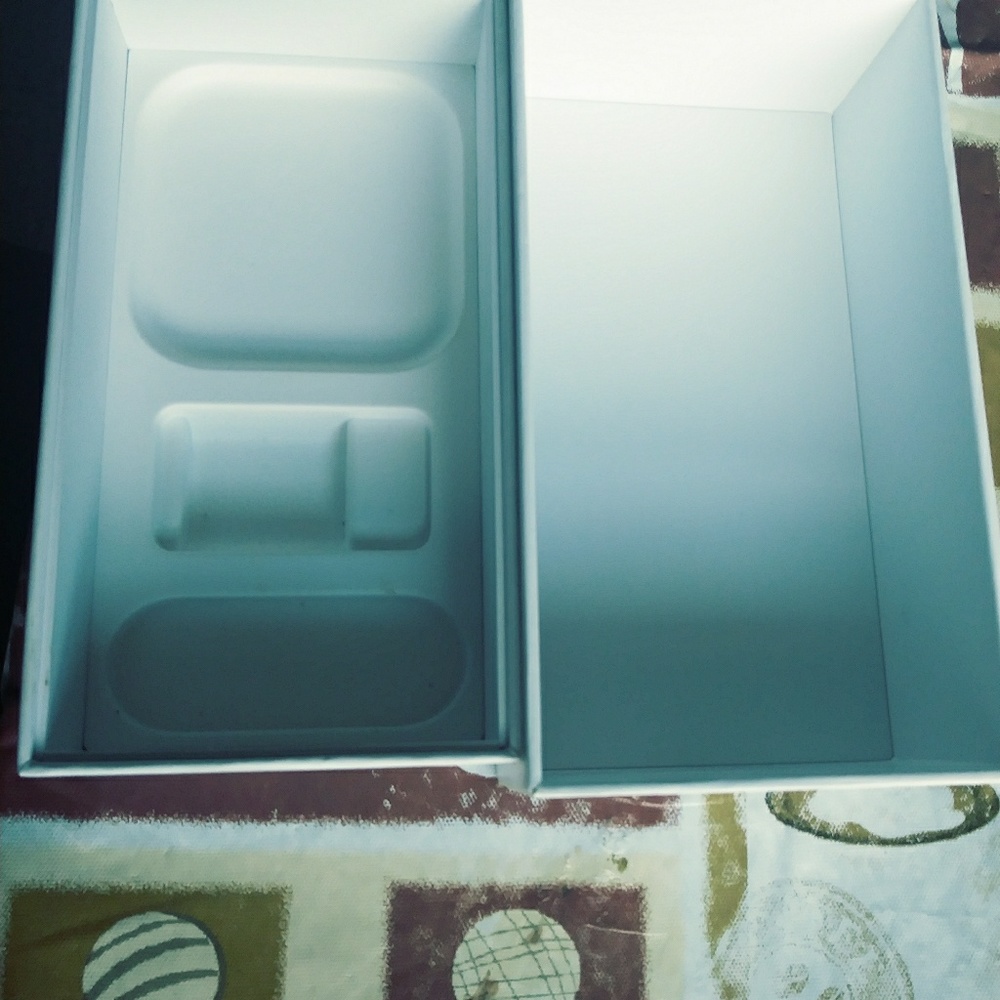 iPhone 5s Box...