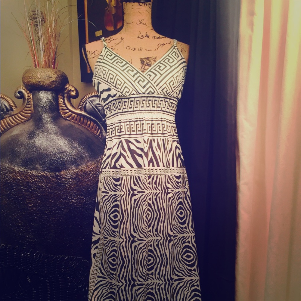(S) Long Maxi Dress Adjustable Straps W/Padded Top