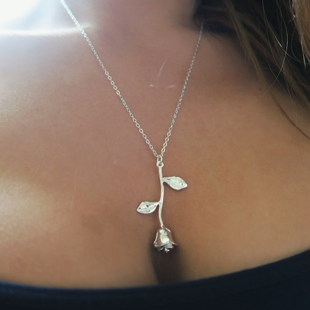 Rose Necklace - Picture 4 of 6