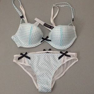 New UNWORN VS Lingerie Set