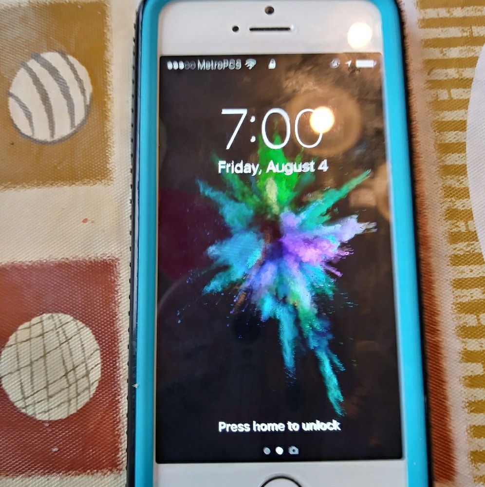 UNLOCKED IPHONE 5S