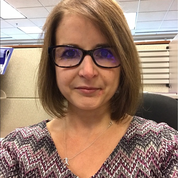 Meet your Posher, Andrea - Picture 3 of 3