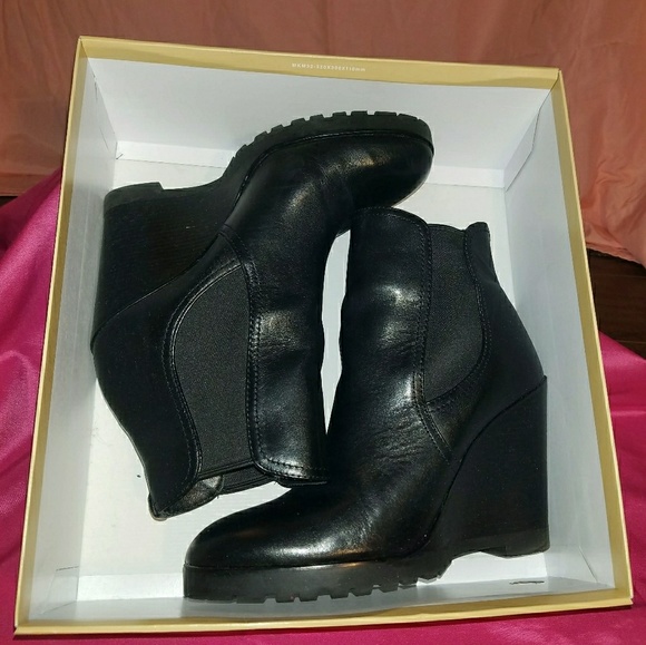 Michael Kors Leather Ankle Boots - Picture 1 of 6