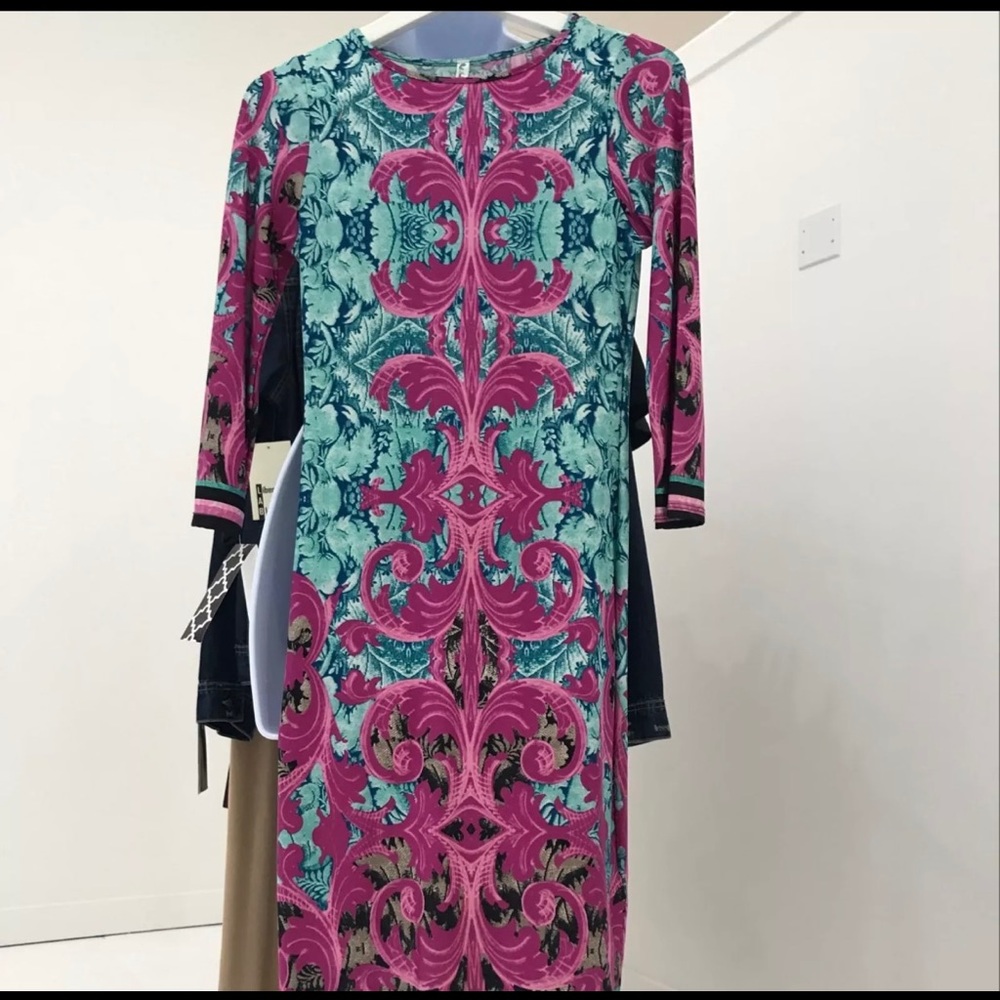 Pink long sleeve patten dress