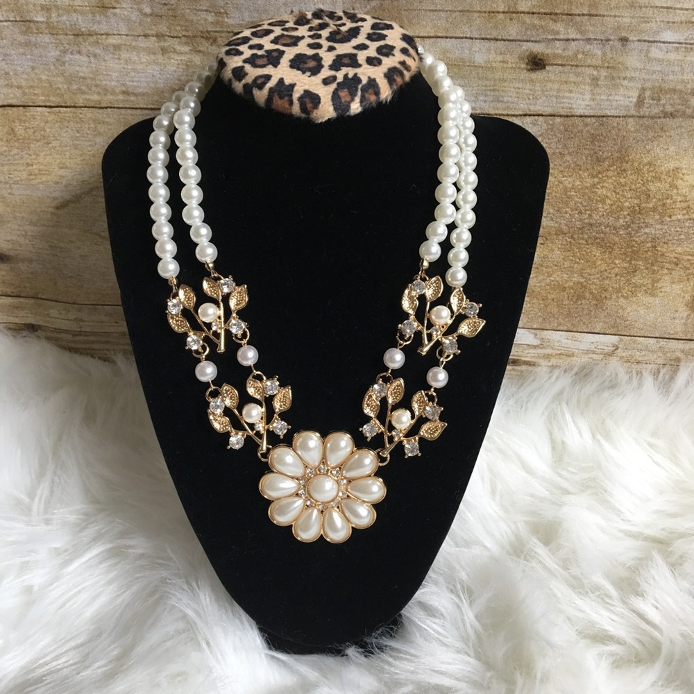 Pearl statement necklace