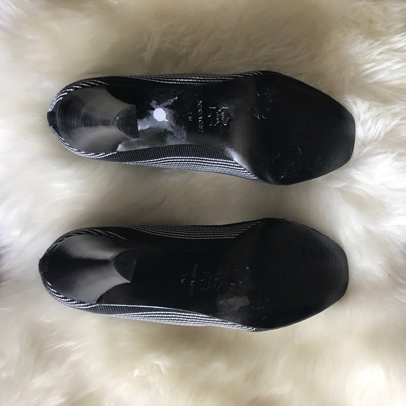 SALE 🖤 Nine West Woven Peep Toes - Picture 3 of 4