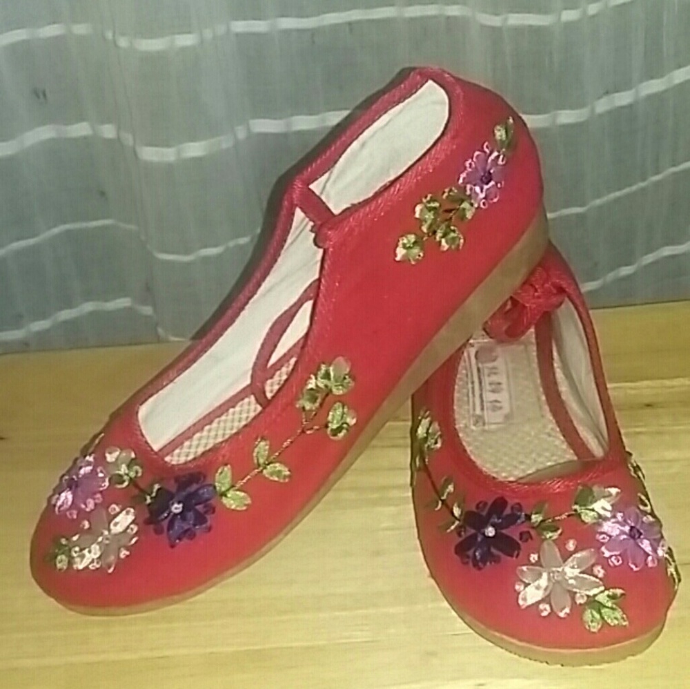 Red Embroidered Floral Flats