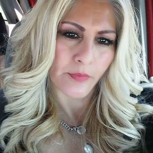 Meet your Posher, Sylvia eli