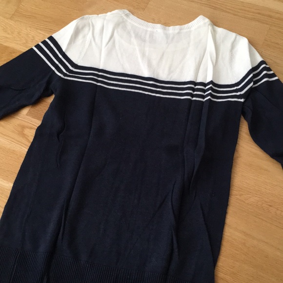 Brandy Melville blue and white crew neck sweater - Picture 5 of 6